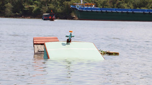 Nạn nhân kể phút thuyền chìm trên sông Đồng Nai