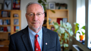 Hiệu trưởng Cornell danh tiếng lần đầu chia sẻ cùng sinh viên Việt Nam