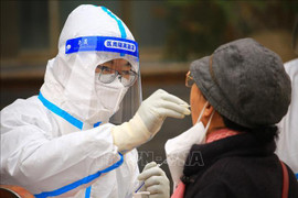 Trung Quốc bước ra khỏi làn sóng COVID-19 mới nhất