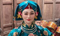 Trả hồ sơ vụ cô đồng 'đúng nhận, sai cãi' bổ cau xem bói chiếm đoạt 242 triệu