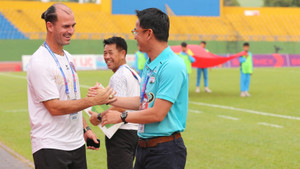 Hòa cay đắng Bình Dương, HLV Kiatisak nói: 'Đây là bài học lớn'