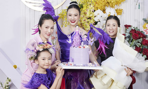 Angela Phương Trinh được con gái nuôi tổ chức sinh nhật bất ngờ