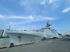 Tàu Hải quân Hoàng gia Anh HMS Spey tới thăm TP.HCM