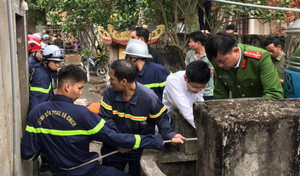 Giải cứu người đàn ông rơi xuống giếng nước sâu hơn 25 m ở Hà Nội