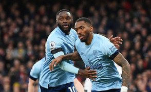 Trực tiếp bóng đá Arsenal 1-1 Brentford: Toney san bằng tỉ số