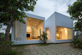 Cận cảnh căn nhà 5 khối hộp chống ẩm ở Hà Nội