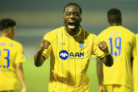 CLB Hải Phòng chia điểm với SLNA