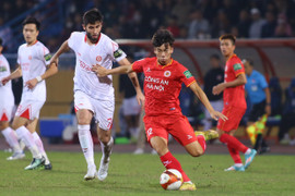 BTC V-League đề nghị kỷ luật nặng cầu thủ CLB Công an Hà Nội triệt hạ Hoàng Đức