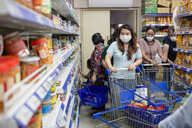 Bổ sung việc bảo vệ quyền lợi của người tiêu dùng là người nghèo