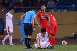 Xem lại pha bóng khiến Hoàng Đức chấn thương trong trận gặp CLB Công an Hà Nội