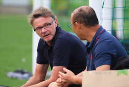 HLV Troussier dùng công thức thành công ở Nhật Bản cho tuyển Việt Nam?