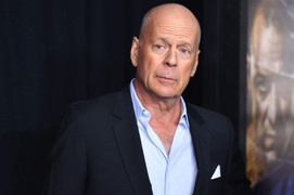 Bruce Willis mắc bệnh sa sút trí tuệ, bất lực ngôn ngữ