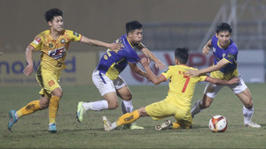 CLB Hà Nội phải chia điểm trước sự kiên cường của CLB Đông Á Thanh Hóa