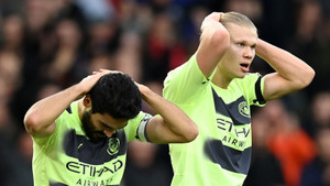 Bị Nottingham Forest cầm hòa, Man City mất ngôi đầu bảng Ngoại Hạng Anh