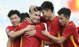 HLV Philippe Troussier dẫn dắt tuyển Việt Nam và U23 Việt Nam ngay trong tháng 3