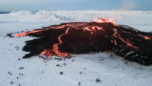Cảnh đẹp nghẹt thở ở xứ sở băng - lửa khiến du khách ngỡ như lạc vào cõi tiên
