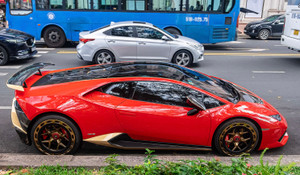 Chiêm ngưỡng Lamborghini Huracan của ông xã Đoàn Di Băng