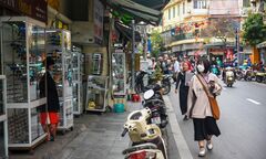 Hà Nội giành lại vỉa hè cho người đi bộ: Làm sao để không 'đánh trống bỏ dùi'?