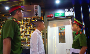 Hà Nội giao Công an thành phố đối thoại với chủ quán karaoke