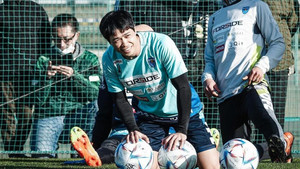 Công Phượng tiếp tục bị 'bỏ rơi' ở Nhật Bản