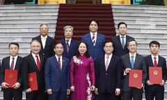 Quyền Chủ tịch nước trao quyết định bổ nhiệm 15 Đại sứ Việt Nam tại nước ngoài