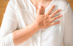 7 dấu hiệu ung thư vú giai đoạn đầu