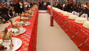 Độc đáo lễ xôi - gà nhập đình cho đàn ông 50 tuổi ở Bắc Ninh