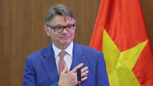 HLV Philippe Troussier ký hợp đồng dẫn dắt đội tuyển Việt Nam