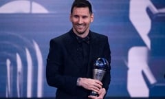 Messi giành giải cầu thủ xuất sắc nhất thế giới, Ronaldo không bỏ phiếu