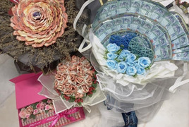 Nhận được hoa tiền của chồng, vợ ‘khóc thét’ vì điều này 