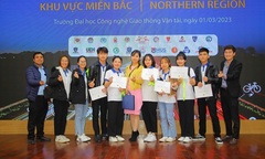 Sinh viên tham gia cuộc thi tranh biện Giao thông xanh 