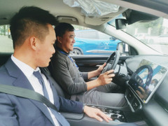 97% khách hàng hài lòng khi lái thử ô tô điện VinFast