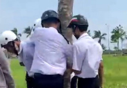 Nhóm học sinh ở Cà Mau dựng cảnh đánh nhau để quay clip