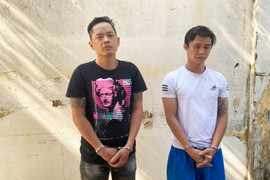 2 nghi phạm dùng súng cướp ngân hàng ở TP.HCM khai gì?