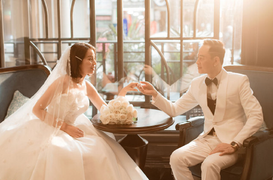 Loạt ảnh cưới lãng mạn, ngọt ngào của Tùng Dương và người vợ thứ 4