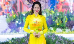 Mai Thu Huyền thướt tha diễn mở màn khai mạc Lễ hội Áo dài TP.HCM 2023
