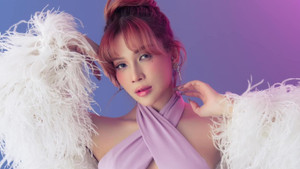 Khả Như khoe hình xăm hiểm hóc, diện đồ hở bạo nhưng không phản cảm