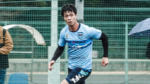 Công Phượng lần đầu ngồi trên ghế dự bị của Yokohama FC