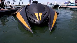 Cận cảnh tàu ngầm điện cỡ nhỏ ở UAE