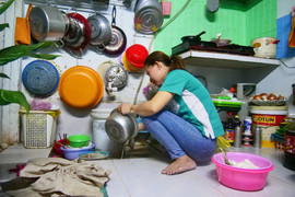 Mất việc, thu nhập giảm, nhiều công nhân ở TP.HCM muốn bỏ phố về quê