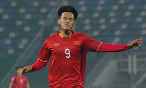 HLV Troussier không gọi 2 học trò cưng từ U20 Việt Nam lên đội U23
