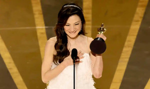 Dương Tử Quỳnh giành giải Nữ diễn viên chính xuất sắc tại Oscar 2023