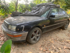 Loạt xe sang cũ hiệu Lexus, BMW... rao giá chỉ vài chục triệu đồng