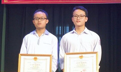 Anh giành giải nhì, em trai giải nhất học sinh giỏi quốc gia