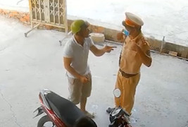 Thanh niên 'hổ báo' hành hung CSGT ở Đồng Tháp
