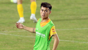 Cảnh éo le của cầu thủ U23 Việt Nam: HLV Troussier loại, CLB không ký hợp đồng