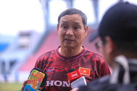 Tuyển Việt Nam thiếu Huỳnh Như, HLV Mai Đức Chung mong chờ cầu thủ trẻ thay thế