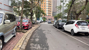 Khu chung cư không có đủ chỗ để ô tô, cư dân phải làm gì?