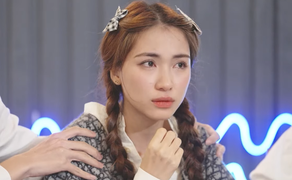 Hòa Minzy bật khóc, thừa nhận đang bị bất ổn về sức khỏe và tâm lý