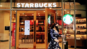 Cà phê sang chảnh còn 100.000 đồng: 'Trái đắng' của Starbucks sau 10 năm vào VN
